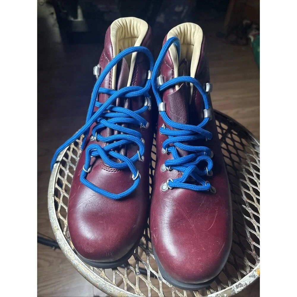VTG Merrell Wilderness Mountaineering Brown Boots Womens Size 8.5 Oxblood